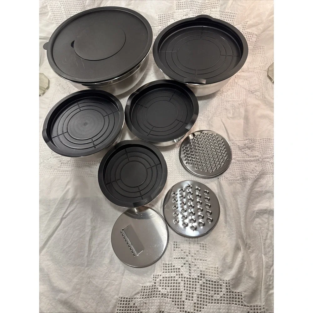 Stainless Steel Mixing Bowls with Lids and 3 Different Shredders